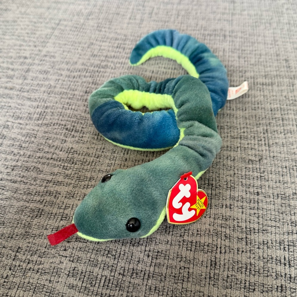 Hissy the Snake Beanie Baby by Ty